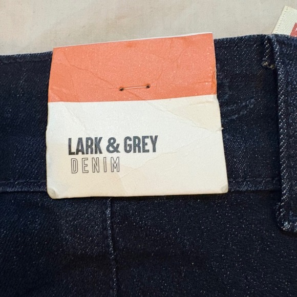 Lark & Grey Petite Wide Leg Jeans Dark Wash Dragon Floral Imprint Size 6P New - Picture 4 of 9